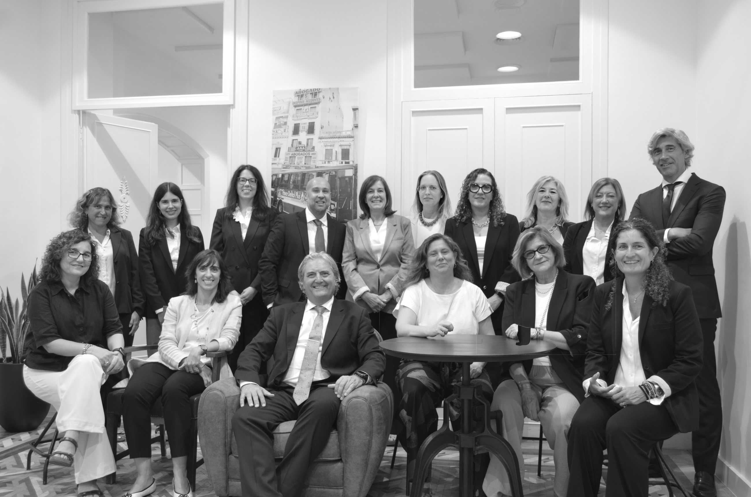 Equipo de Roberto Valls Abogados en el despacho de Barcelona